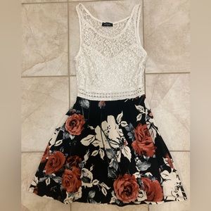 Floral and Lace Short Dress